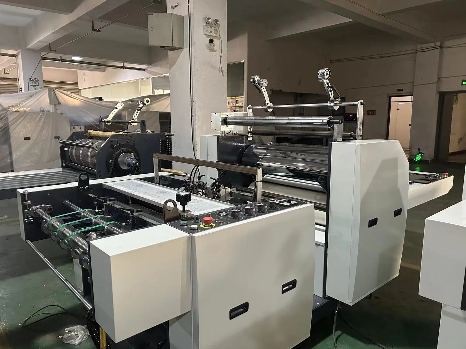 Máquina Automática de Laminação